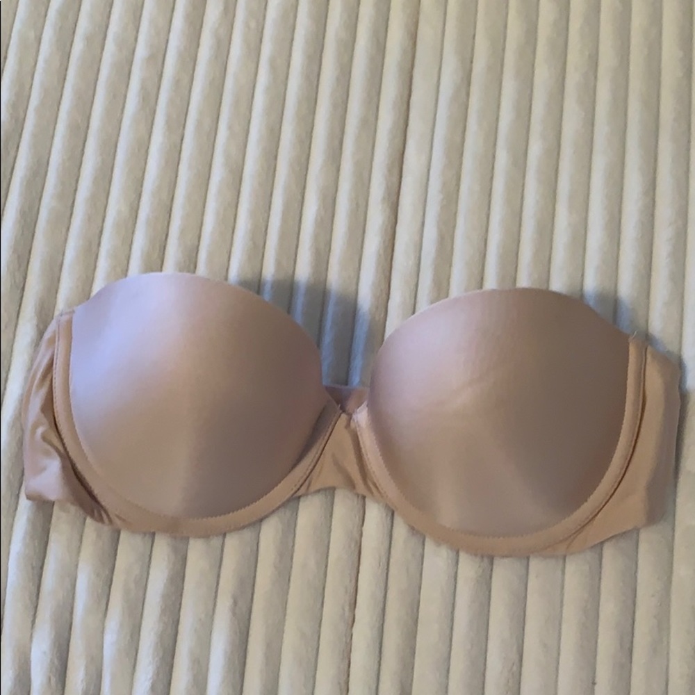 Victoria’s Secret strapless bra